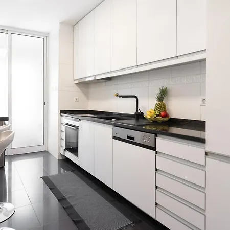 Stunning Trendy Flat W Balcony - Matosinhos *